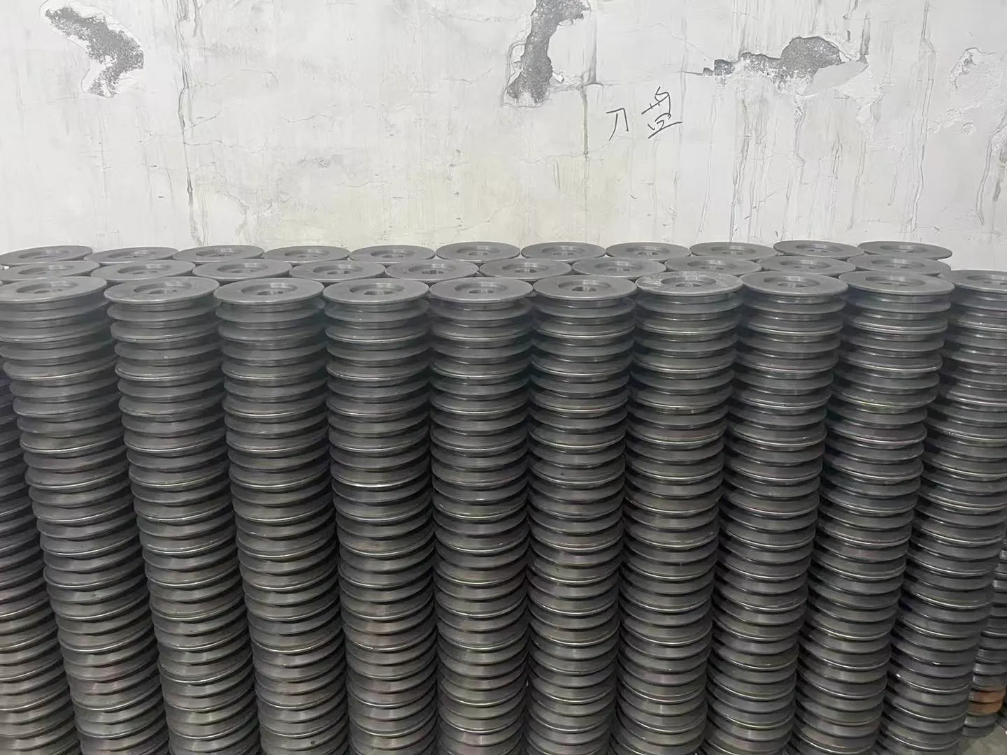 A8 chipper cutter discs in the factory